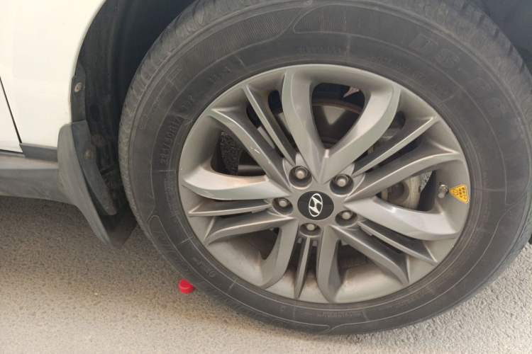 Used Hyundai ix35 2015 2.0L Automatic 2WD Smart Type China IV