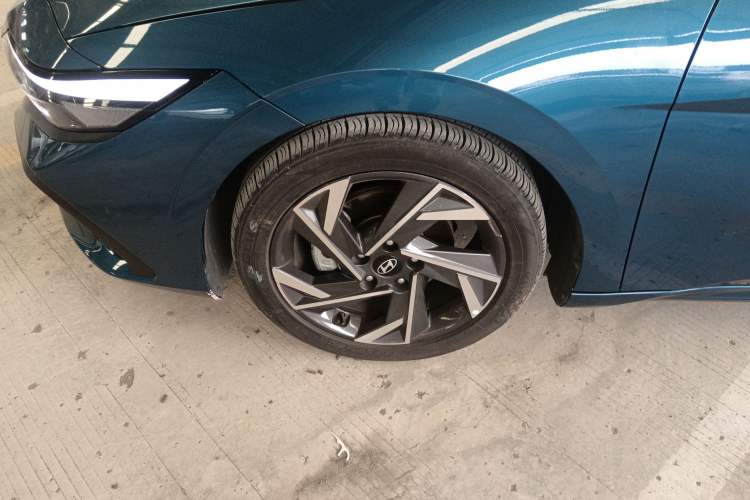 Used Hyundai Elantra 2023 1.5L CVT LUX Prestige Edition