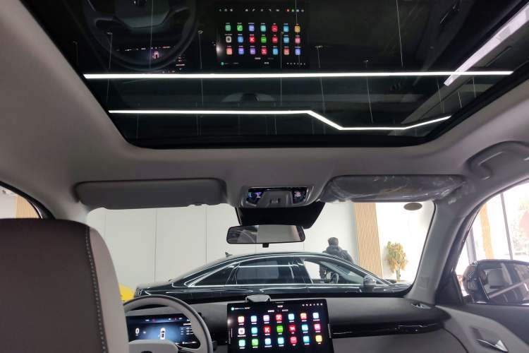 Used Changan UNI-Z New Energy 2024 Blue Whale Smart Electric iDD 125km Beyond Edition