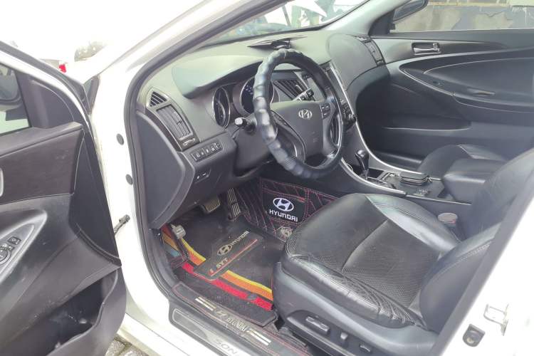 Used Hyundai Sonata 2013 2.0L Automatic Luxury Edition Driver Seat