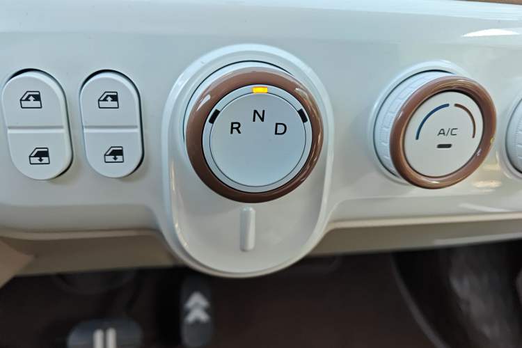 Used Bestune Pony 2026 222km Colorful Horse Gear Lever