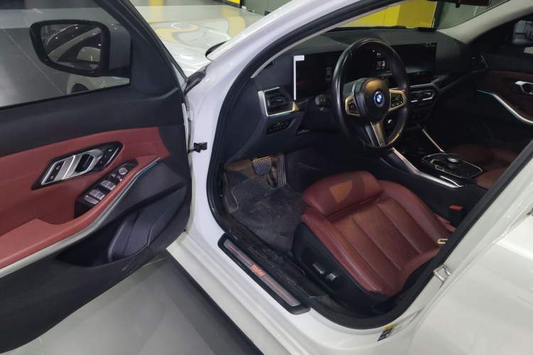 Used BMW i3 2022 eDrive 35 L Driver Seat