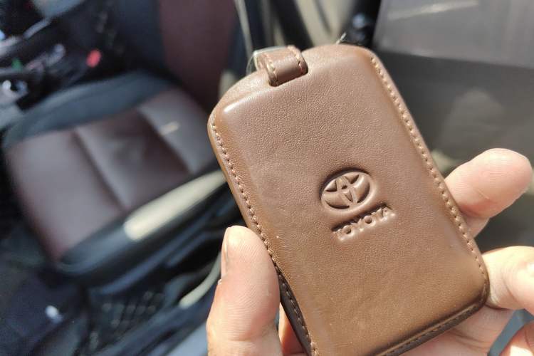 Used Toyota Corolla 2018 Dual-Engine 1.8L E-CVT Smart Edition
