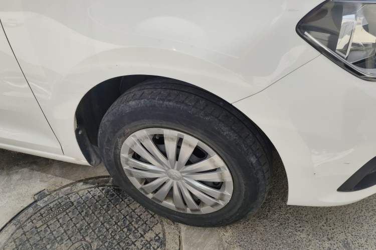Used Volkswagen Santana 2019 1.5L Manual Fashion Edition China V Standard Right Front Wheel Hub
