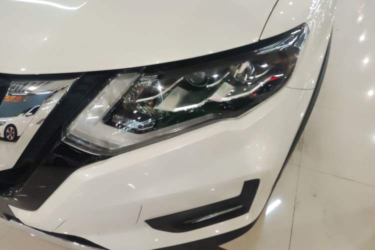 Used Nissan X-Trail 2023 Classic 2.0L Two-Wheel Drive Smart Connect Premium Edition
