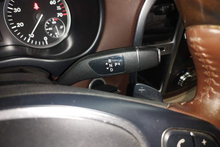 Used Mercedes-Benz Vito 2018 2.0T Business Version China V Emission Standard Gear Lever