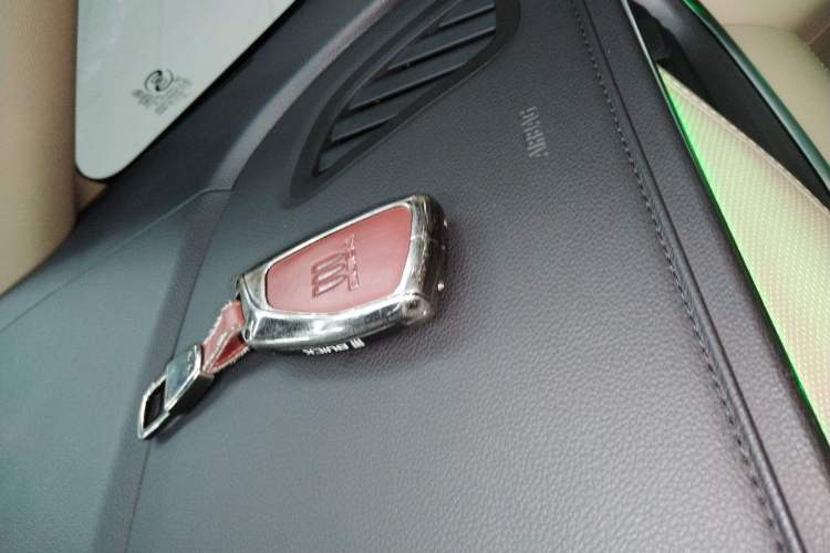 Used Buick GL8 2025 Model Land Executive Class First-Adoption Edition