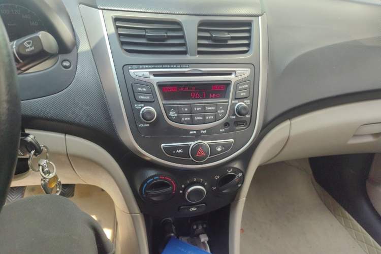 Used Hyundai Verna (older generation) 2016 1.4L Manual Fashion GS
