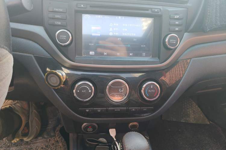 Used Haima M6 2017 1.5T CVT Luxury Model Audio And AC Panel