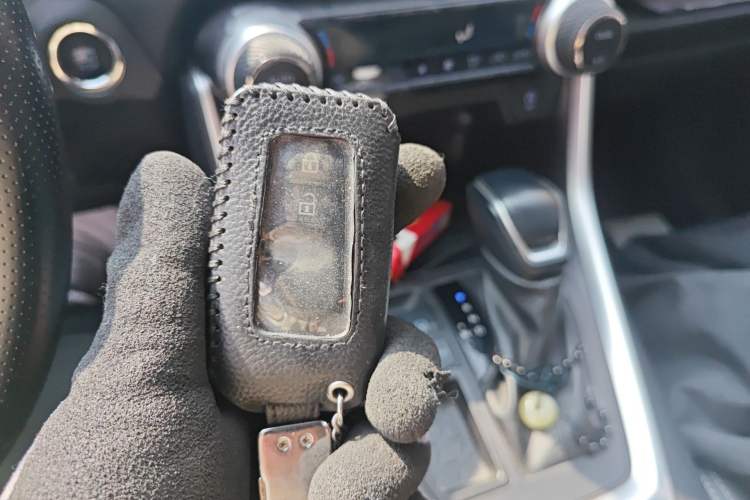 Used Toyota Wildlander 2022 2.0L CVT Two-Wheel Drive Luxury PLUS Edition
