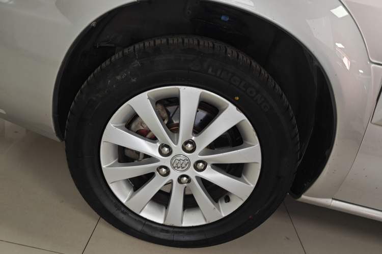 Used Buick GL8 2014 2.4L Classic Edition Left Front Wheel Hub