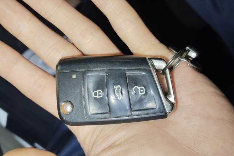 Used Volkswagen Lavida 2013 Revised Classic 1.6L Automatic Fashion Edition Vehicle Key