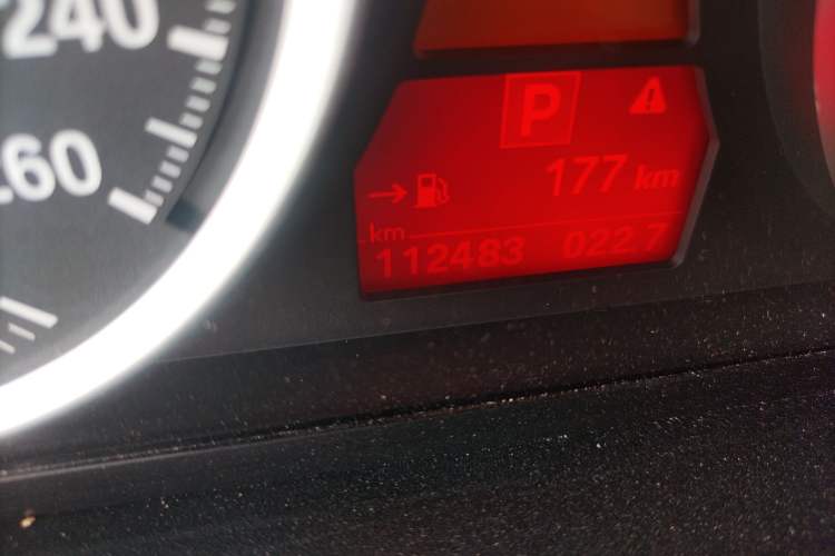 Used BMW X6 2012 xDrive35i Odometer Close Up