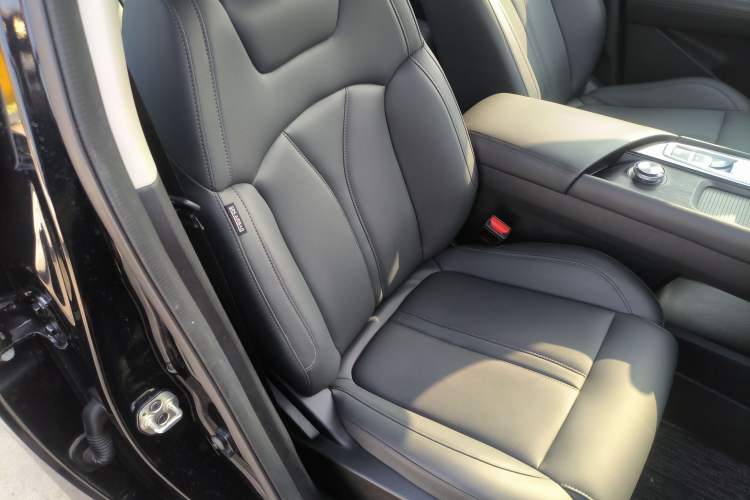 Used Dongfeng Aeolus Huge 2024 Mach Power 1.5T Luxury Model