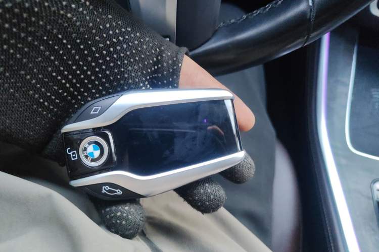 Used BMW X5 2022 xDrive 30Li Luxury M Sport Package
