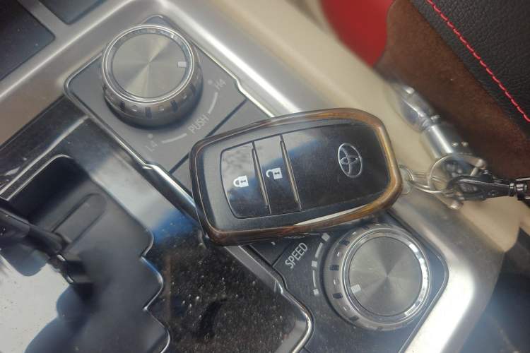 Used Toyota Land Cruiser 