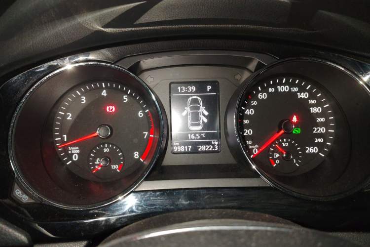 Used Volkswagen Sagitar 2015 230TSI Automatic Luxury Model
