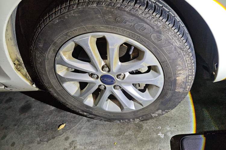 Used Ford Focus 2013 Hatchback Classic 1.8L Automatic Base Model