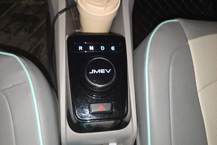 Used JMEV Ezi EV3 2024 Edition Youth Version 330KM Comfort Model Gear Lever
