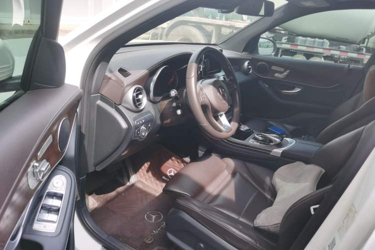 Used Mercedes-Benz GLC 2018 GLC 300 4MATIC Sport Edition Driver Seat