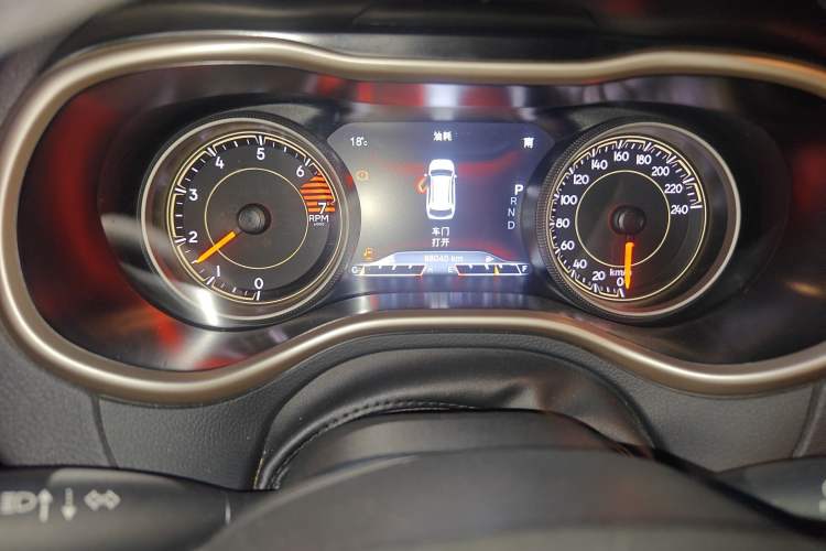 Used Jeep Cherokee 2017 2.0L Superior Edition
