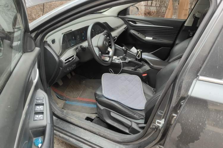 Used CHANGAN Eado 2021 PLUS 1.6L GDI Manual Luxury Model Driver Seat