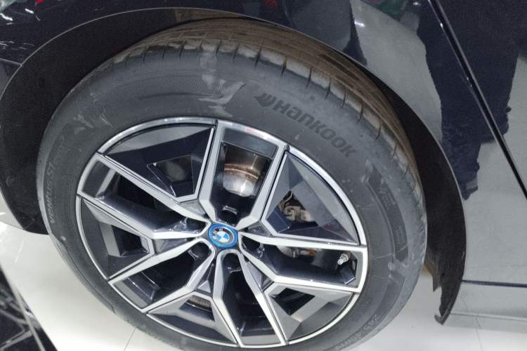 Used BMW i5 2025 eDrive 40L M Sport Package Exterior 5