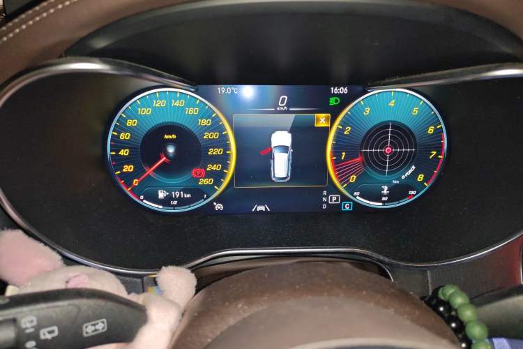 Used Mercedes-Benz GLC 2021 GLC 300 L 4MATIC Dynamic Model
