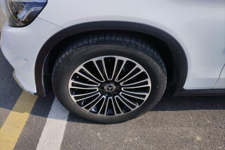 Used Mercedes-Benz GLC 2018 GLC 260 4MATIC Dynamic Edition Exterior 4