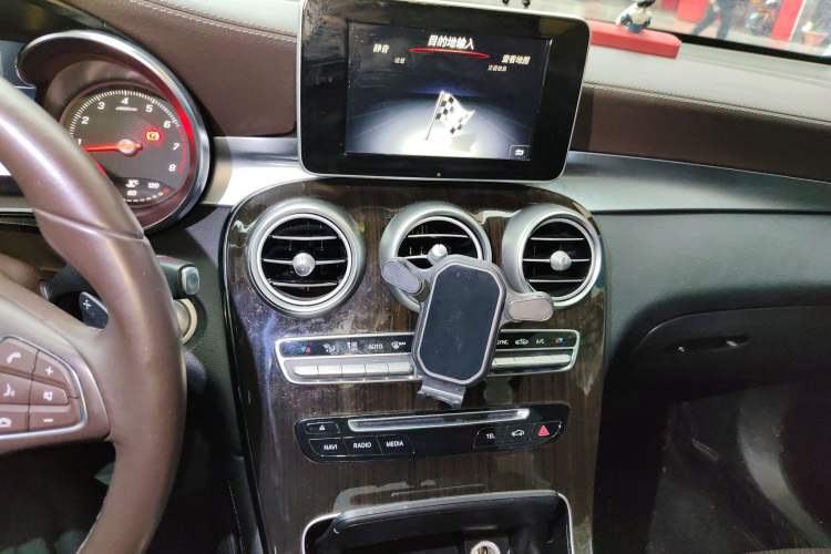 Used Mercedes-Benz GLC 2019 GLC 260 4MATIC Luxury Model