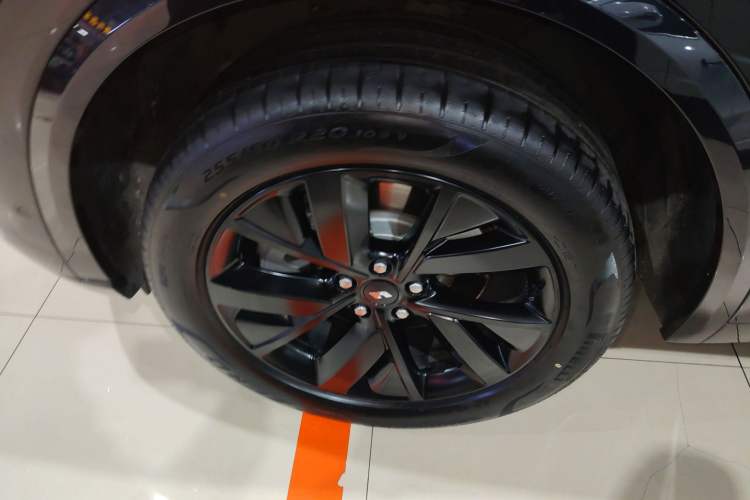 Used Li Auto L8 2023 Pro Model
