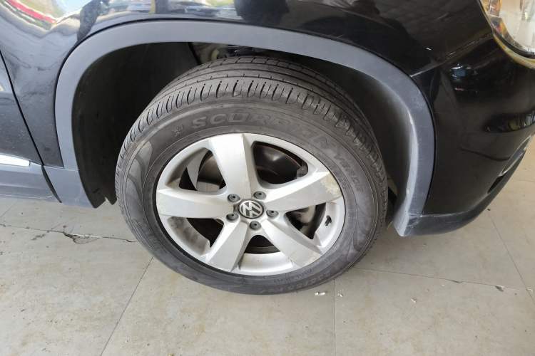 Used Volkswagen Tiguan 2012 1.8TSI Automatic Two-Wheel Drive Elite Edition Right Front Wheel Hub