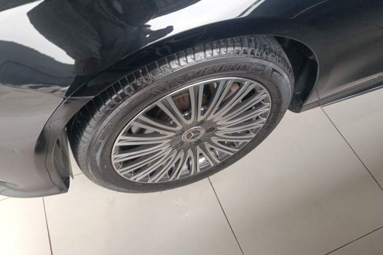 Used Mercedes-Benz E-Class 2018 Restyled E 300 L Sporty and Stylish Edition
