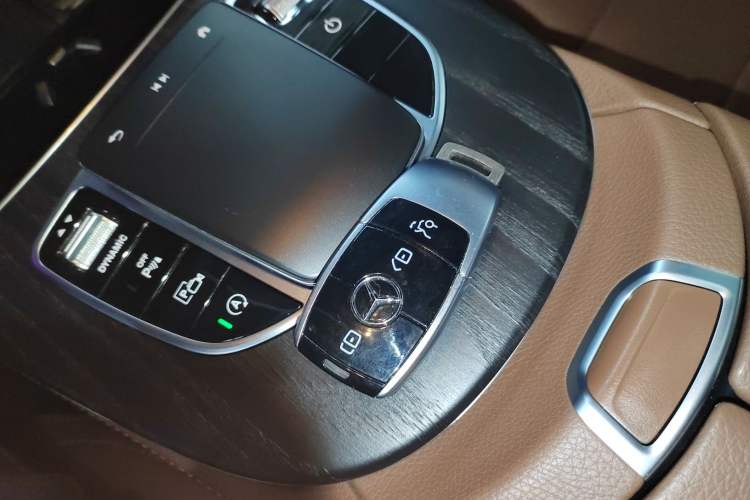 Used Mercedes-Benz E-Class 2021 Restyled E 300 L Sporty and Stylish Edition
