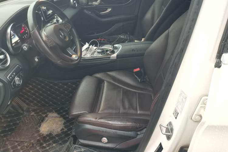 Used Mercedes-Benz GLC 2017 GLC 260 4MATIC Luxury Model
