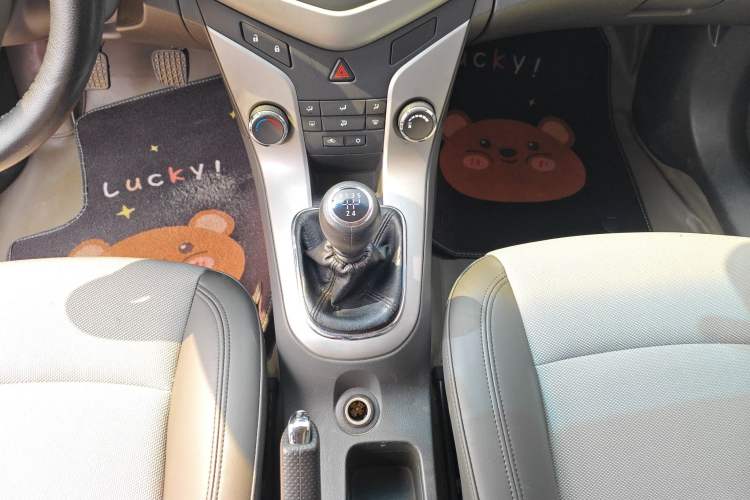 Used Chevrolet Cruze 2012 1.6L SL MT Gear Lever