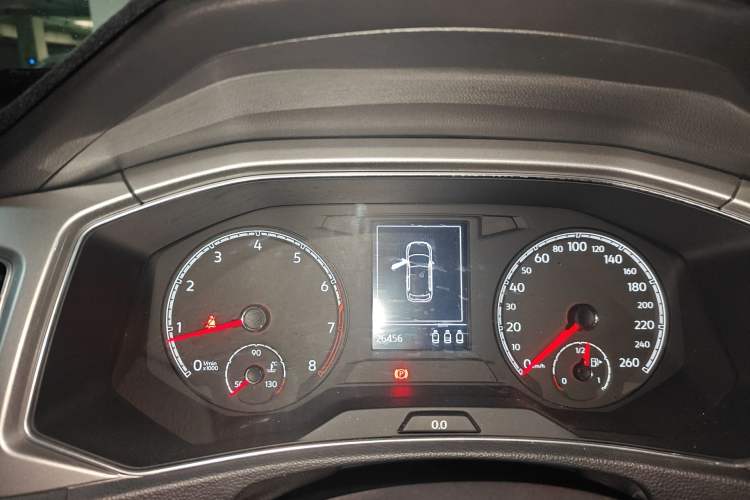 Used Volkswagen T-ROC 2019 230TSI DSG Two-Wheel-Drive Advanced Version China VI Standard Instrument Cluster