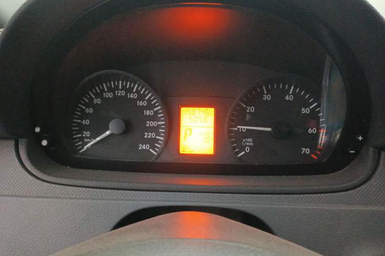 Used Mercedes-Benz Vito 2010 2.5L Elite Edition Instrument Cluster