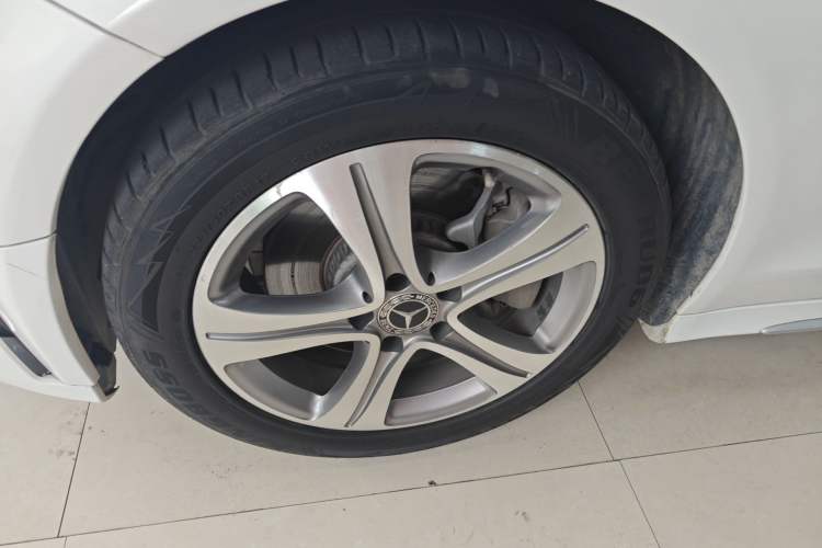 Used Mercedes-Benz C-Class 2019 Restyled C 260 L Sport Edition Left Front Wheel Hub