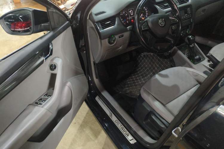 Used Skoda Octavia 2015 1.6L Automatic Yijun Edition