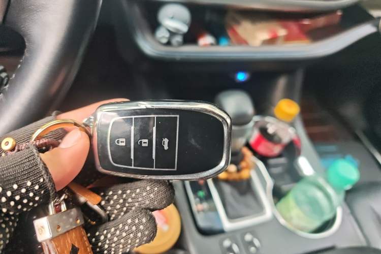 Used Toyota Highlander 2018 2.0T Four-Wheel Drive Prestige Version 7 Seats China VI Standard