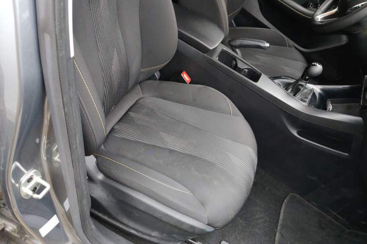 Used Roewe i5 2021 1.5L Manual Platinum Edition