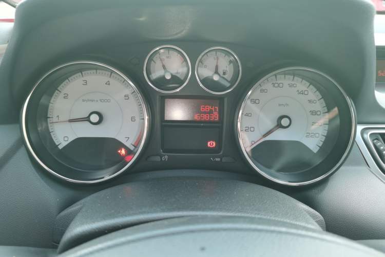 Used Peugeot 308 2014 Enjoy Edition Classic 1.6L Manual YouShang Model
