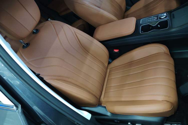 Used Chery Tiggo 8 2026 Model, 5th Generation Tiger Model, Kunpeng 1.6T Automatic Flagship Version Right Front Seat