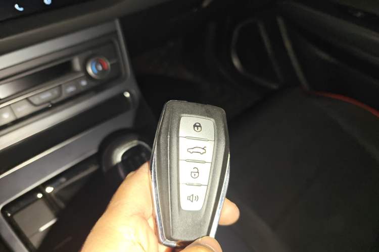 Used Geely Auto Emgrand 2019 Leading Edition 1.5L Manual Luxury Model China VI Standard
