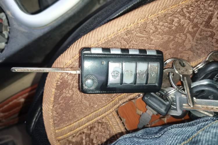 Used Dongfeng Fengon 330 2016 1.2L Manual Base Version DK12-07 Vehicle Key