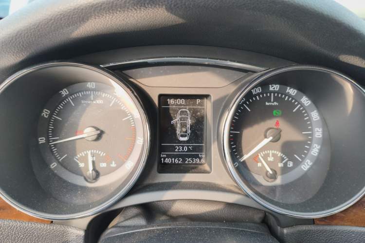 Used Skoda Superb 2013 1.8TSI Automatic Yashi Edition Instrument Cluster