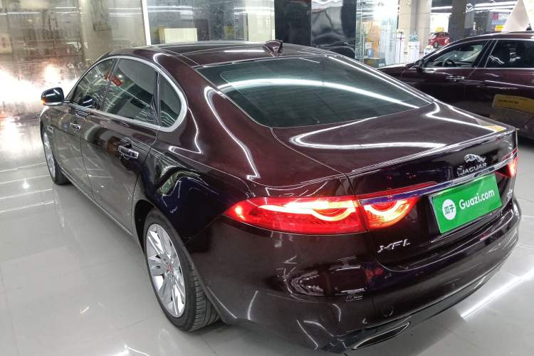 Used Jaguar XFL 2018 XFL 2.0T 250 PS Premium Edition