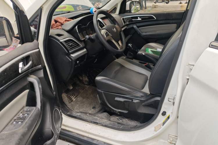 Used HYOSOW H3 2017 1.5L Manual Comfort Sunroof Version Driver Seat