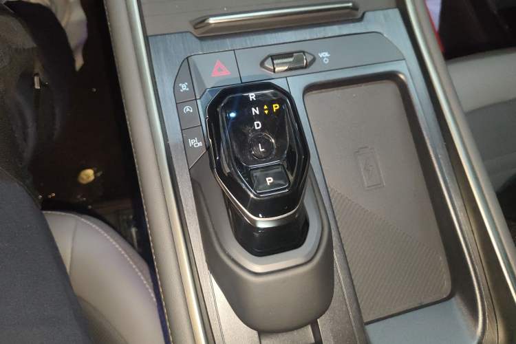 Used Ford Edge 2023 Ford Explorer L 2.0T EcoBoost Four-Wheel Drive 7-Seater Supreme Model